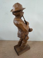 beeldje man met trompet h 39cm (4)